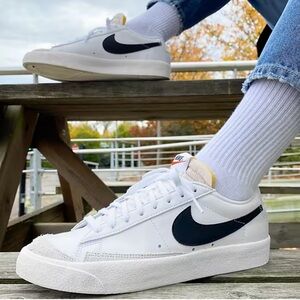 NIKE blazer  low platform sneakers sz 8